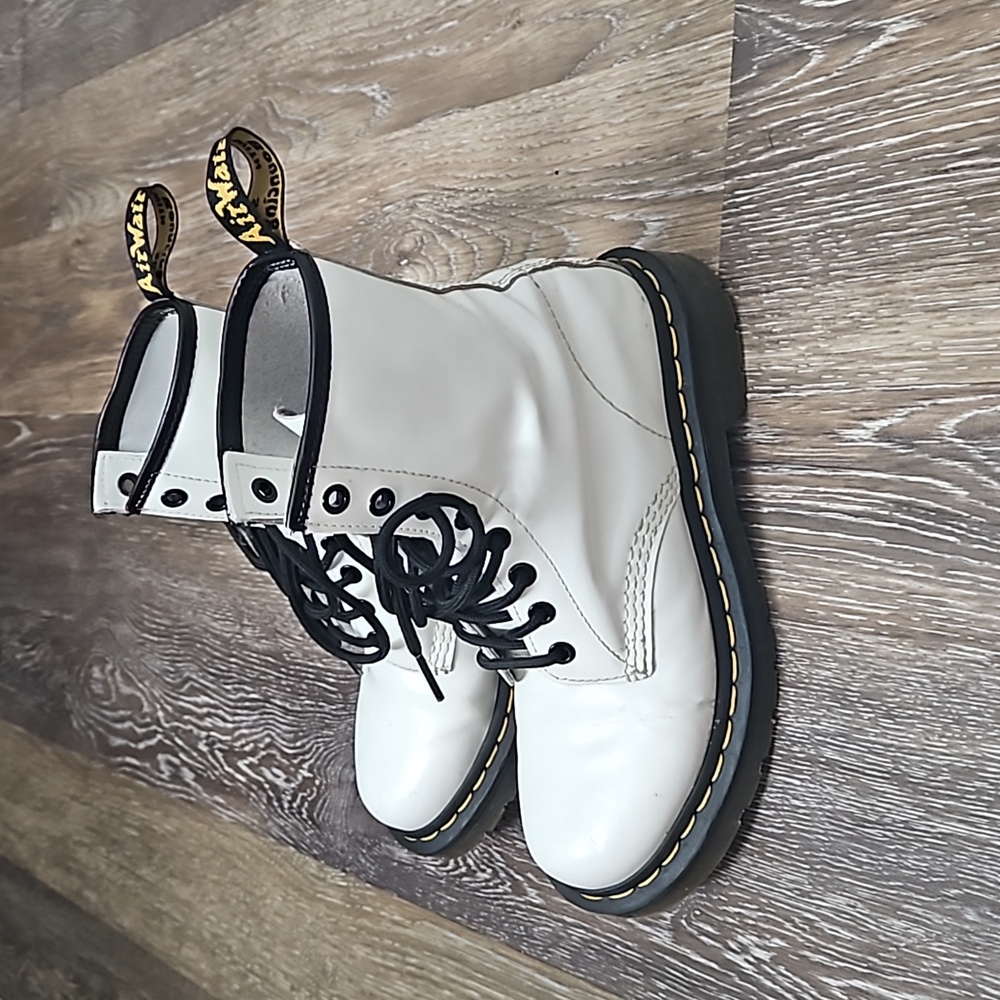 Dr. Martens Smooth Leather Lace Up Boots, size women's 6